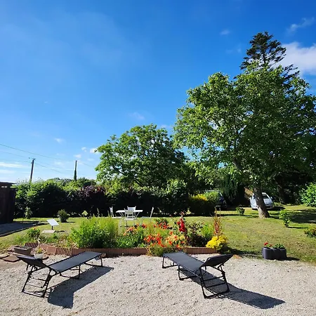 Maison Au Calme, Idealement Situee Au Centre Du Cotentin *